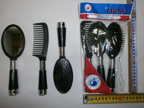 SET CEPILLOS X 3 COLOR NEGRO CON PEINE