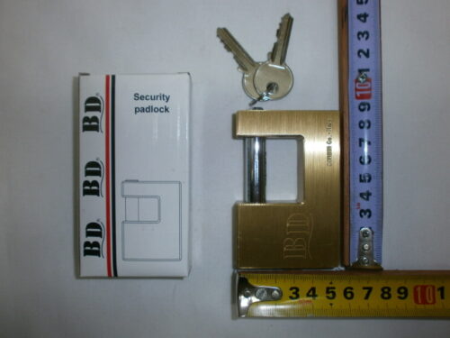 CANDADO RECTANGULAR DE BRONCE 90 MM.