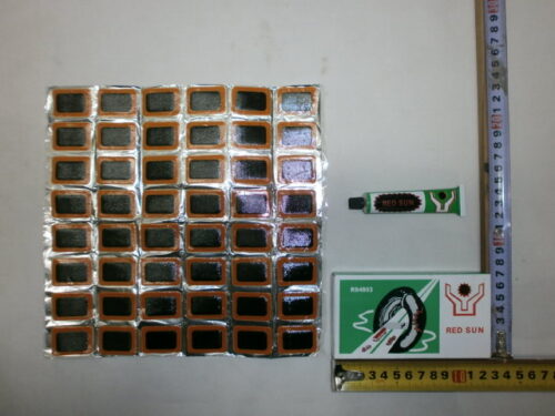 CAJA X 48 PARCHES DE 3,5 X 2,3 CM + PEGAMENTO