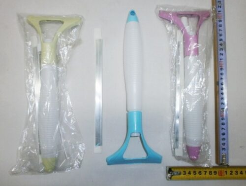 LIMPIA VIDRIOS CON PULVERIZADOR DE AGUA